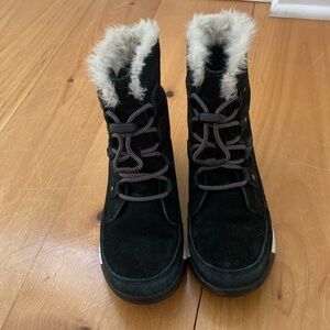 LIKE NEW Sorel Kids Explorer Boots